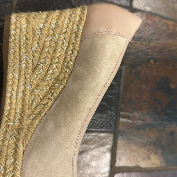 Geox Respira tan wedges
Size 7 - Picture 7 of 13